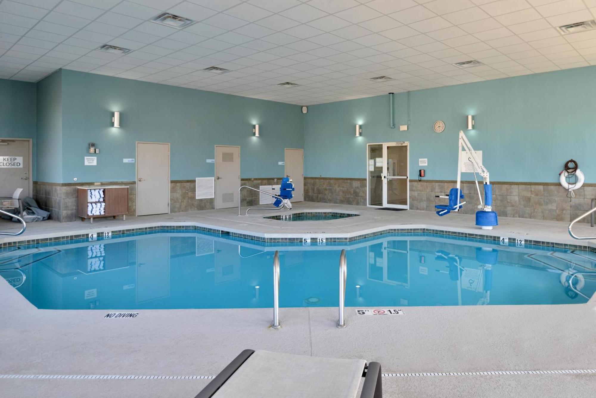 Holiday Inn Express Hotel & Suites Farmington By Ihg Exterior foto