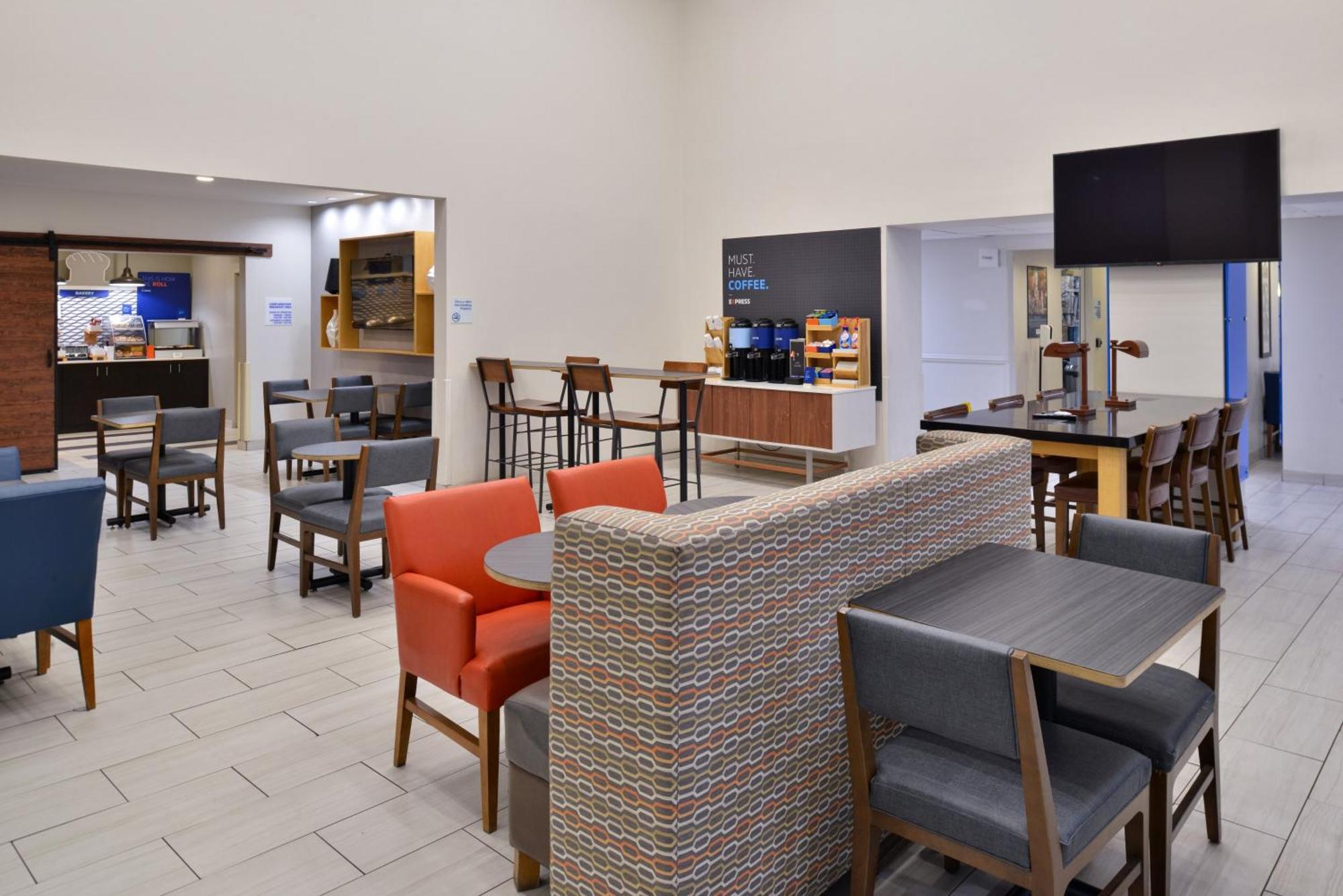 Holiday Inn Express Hotel & Suites Farmington By Ihg Exterior foto